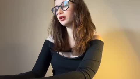 Snapshot of angelwhisper56 chatting on 10/09/25, 01:09 Lisa online show from 10/09/25, 01:09