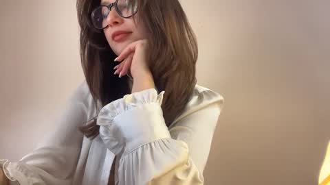 Snapshot of angelwhisper56 chatting on 10/14/25, 11:33 Lisa online show from 10/14/25, 11:33