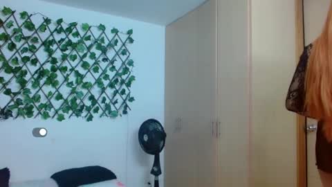 Snapshot of angie_arias chatting on 02/13/25, 05:44 Angie online show from 02/13/25, 05:44