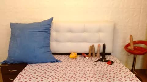 Snapshot of angie_bbw chatting on 11/28/25, 07:27 Angie online show from 11/28/25, 07:27