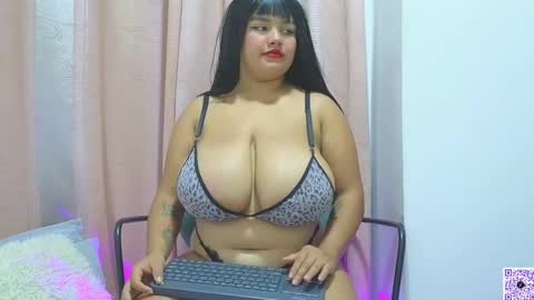 Snapshot of angie_bigboobs chatting on 12/22/24, 02:49 Angie Gomez Onlyfans angie bigboobs FREE online show from 12/22/24, 02:49