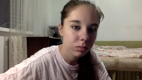 Snapshot of angle_cute05 chatting on 07/18/26, 09:40 Angel Cute online show from 07/18/26, 09:40