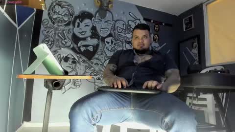 angus_6 online show from 09/16/25, 05:03