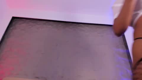 Snapshot of angy_avila chatting on 10/09/25, 11:52 angy_avila online show from 10/09/25, 11:52