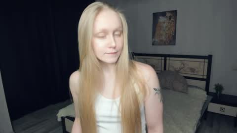 Violet online show from 04/04/26, 07:33