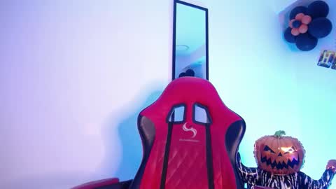 anhonymus online show from 10/28/25, 04:05