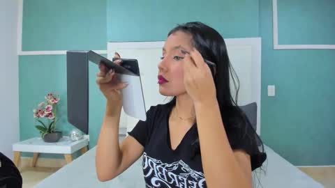 Ania online show from 10/17/25, 03:25