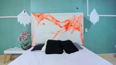 Ania online show from 10/22/25, 02:17