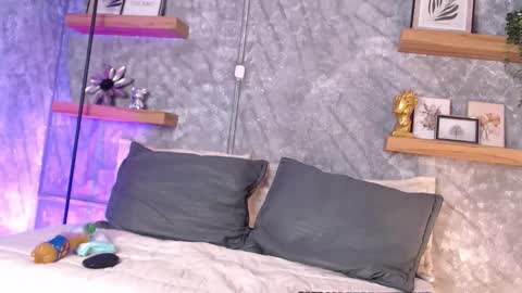     online show from 11/21/25, 07:12