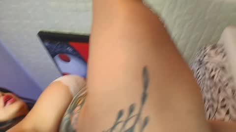 Snapshot of anielli69 chatting on 12/20/24, 07:39 laura online show from 12/20/24, 07:39