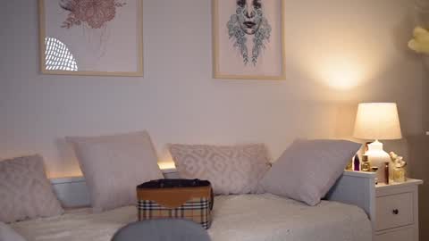 Snapshot of aniiehottie chatting on 12/02/24, 02:08 online show from 12/02/24, 02:08