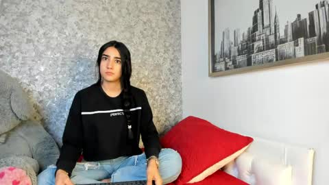 anika_h online show from 04/11/26, 12:09