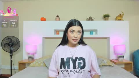 Snapshot of anikaromanof chatting on 12/15/25, 11:25 Anika Romano online show from 12/15/25, 11:25