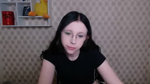 Mia online show from 06/11/26, 07:39