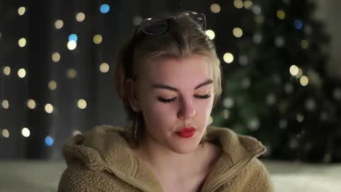 AnishaVivo online show from 01/12/26, 12:21