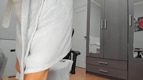 Luna online show from 01/02/25, 10:48