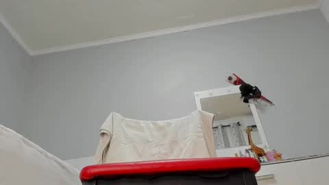 Luna online show from 02/26/25, 10:04