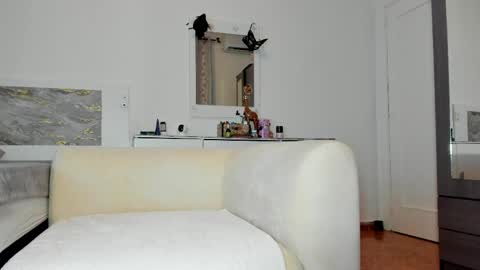 Luna online show from 03/26/26, 05:35