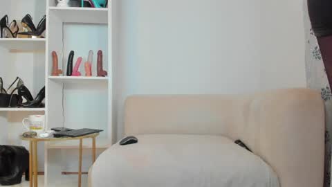 Luna online show from 06/02/26, 07:32