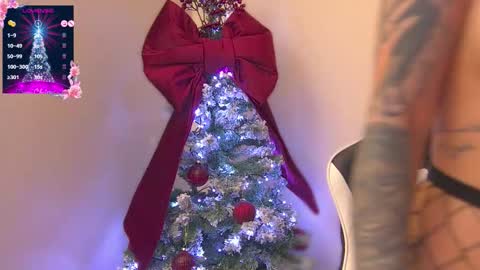 Snapshot of anissadesire chatting on 12/17/25, 05:30 anissadesire online show from 12/17/25, 05:30