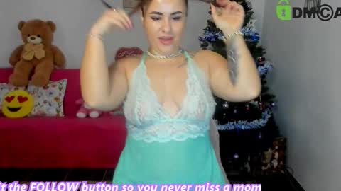 AnissyaX online show from 12/16/25, 04:06