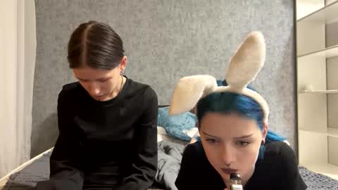 AnmiXHot online show from 11/24/25, 04:01