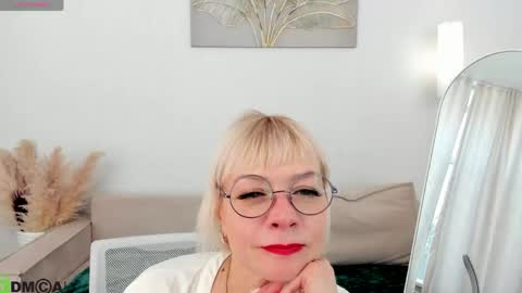 Snapshot of ann_annise chatting on 05/15/26, 11:34 ann_annise online show from 05/15/26, 11:34