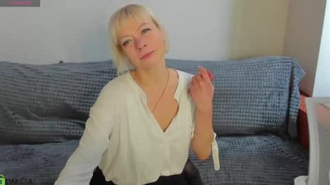 Snapshot of ann_annise chatting on 05/22/26, 01:02 ann_annise online show from 05/22/26, 01:02