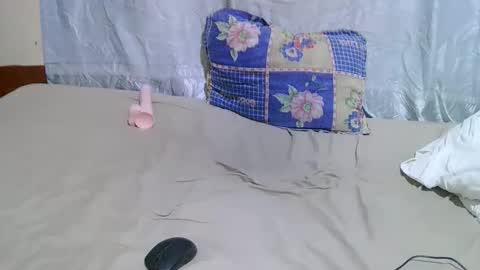 Snapshot of ann_keller chatting on 02/22/26, 02:15 ann_keller online show from 02/22/26, 02:15