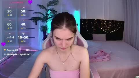 ann_woood online show from 05/20/26, 06:58