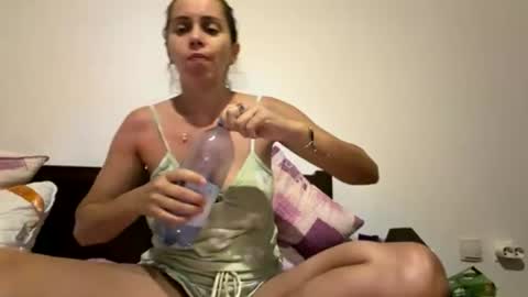 Snapshot of anna___25 chatting on 07/05/26, 06:04 Anna online show from 07/05/26, 06:04