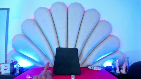 Anna  online show from 01/26/25, 12:33