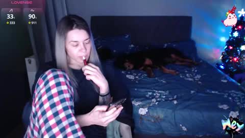 Snapshot of anna_ana chatting on 12/23/24, 06:16 Anadirectgirl online show from 12/23/24, 06:16