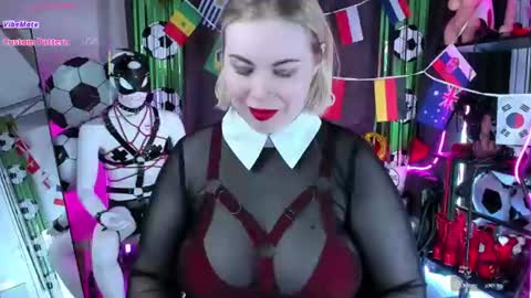 Snapshot of anna_maxwell chatting on 07/04/26, 02:07 Anna online show from 07/04/26, 02:07