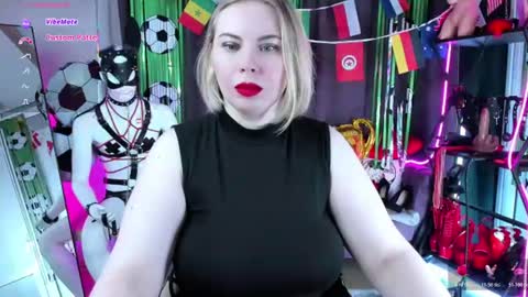 Snapshot of anna_maxwell chatting on 07/18/26, 02:16 Anna online show from 07/18/26, 02:16