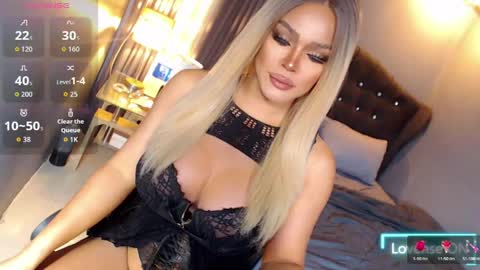 Snapshot of anna_mclaine chatting on 06/07/26, 12:26 Miss Anna online show from 06/07/26, 12:26