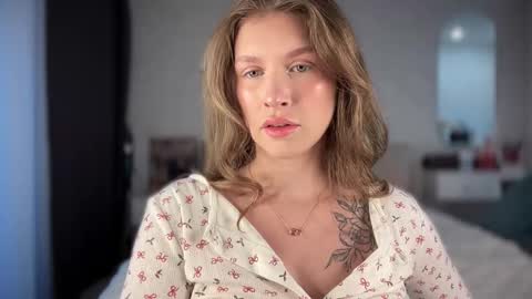 Snapshot of anna_morison chatting on 11/28/25, 10:29 Annet online show from 11/28/25, 10:29