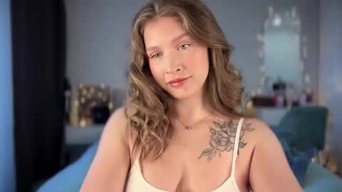 Snapshot of anna_morison chatting on 12/15/25, 09:57 Annet online show from 12/15/25, 09:57