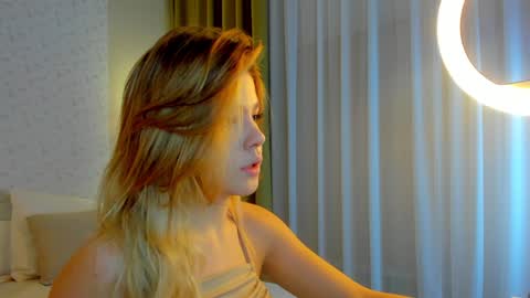 Snapshot of anna_robinson chatting on 01/09/25, 01:18 Anna online show from 01/09/25, 01:18