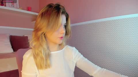 Snapshot of anna_robinson chatting on 01/10/25, 01:32 Anna online show from 01/10/25, 01:32