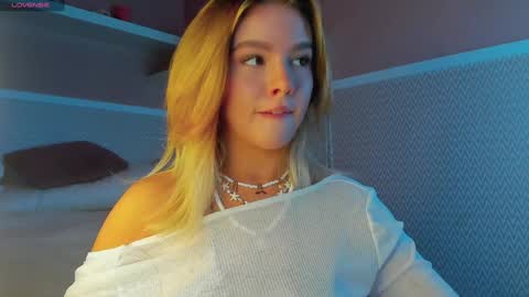 Snapshot of anna_robinson chatting on 02/02/25, 01:02 Anna online show from 02/02/25, 01:02