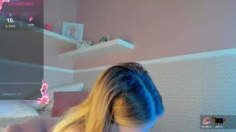 Snapshot of anna_robinson chatting on 02/11/25, 04:11 Anna online show from 02/11/25, 04:11