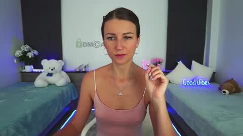 Snapshot of anna_shine_ chatting on 01/11/25, 08:00 Anna Shine online show from 01/11/25, 08:00