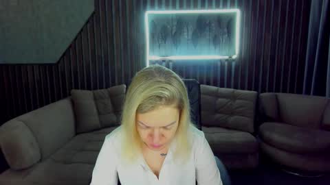anna_snow9 online show from 10/10/25, 05:50