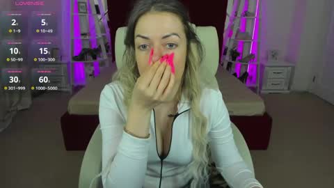 anna_snow9 online show from 05/16/26, 11:09