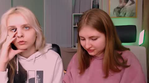 Snapshot of anna_sunshines chatting on 12/24/24, 03:05 Anna pvt is open online show from 12/24/24, 03:05