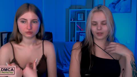 Snapshot of anna_sunshines chatting on 12/28/24, 02:43 Anna pvt is open online show from 12/28/24, 02:43