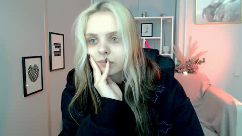 Snapshot of anna_sunshines chatting on 01/13/25, 10:14 Anna pvt is open online show from 01/13/25, 10:14