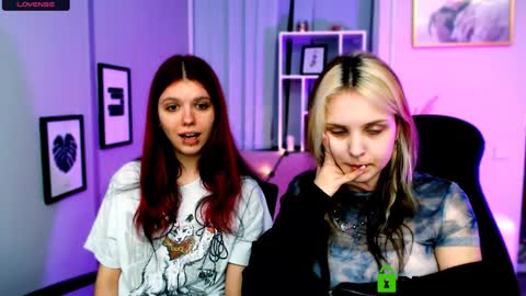 Snapshot of anna_sunshines chatting on 01/23/25, 02:17 Anna pvt is open online show from 01/23/25, 02:17