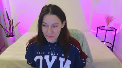 annaabels online show from 11/28/25, 06:38